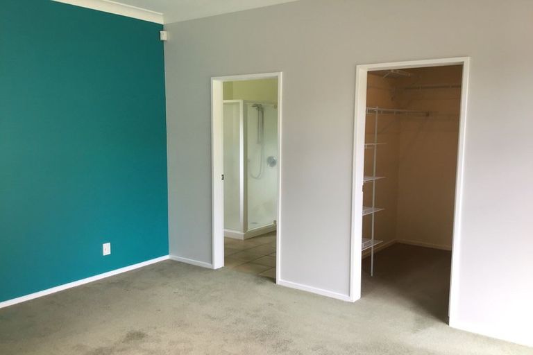 Photo of property in 3 Chippenham Grove, Churton Park, Wellington, 6037