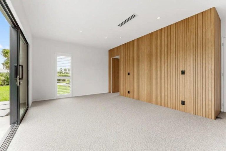 Photo of property in 261 Point Wells Road, Point Wells, 0986