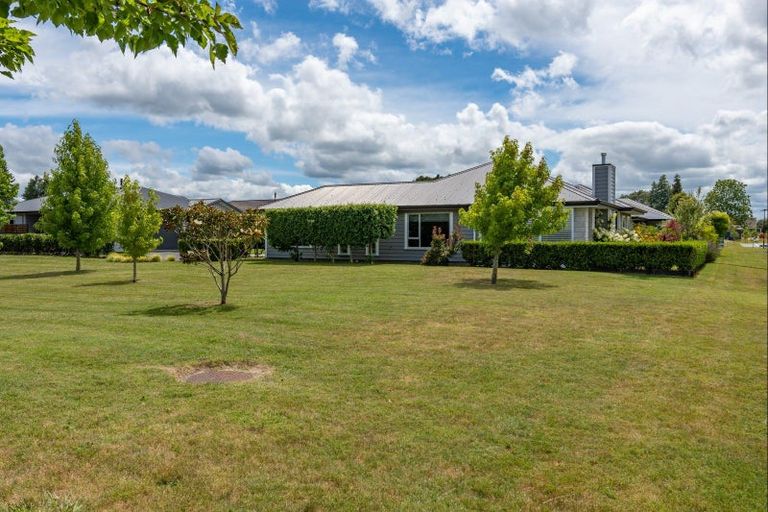 Photo of property in 6 Noumea Drive, Rangatira Park, Taupo, 3330