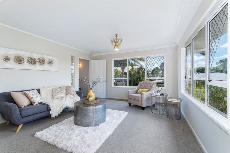Photo of property in 2/200 Onewa Road, Birkenhead, Auckland, 0626