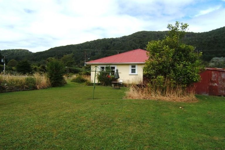 Photo of property in 44 Oxford Street, Taylorville, Greymouth, 7805
