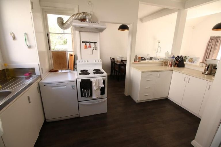 Photo of property in 2/18 Reid Road, New Lynn, Auckland, 0600