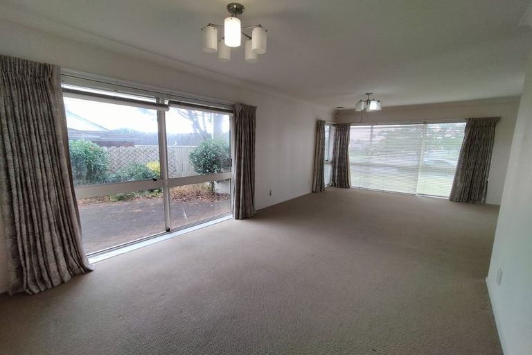 Photo of property in 20 Carriage Close, Northpark, Auckland, 2013