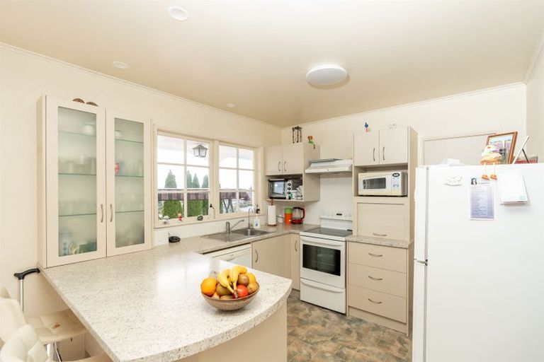 Photo of property in 65 Poaka Avenue, Dinsdale, Hamilton, 3204