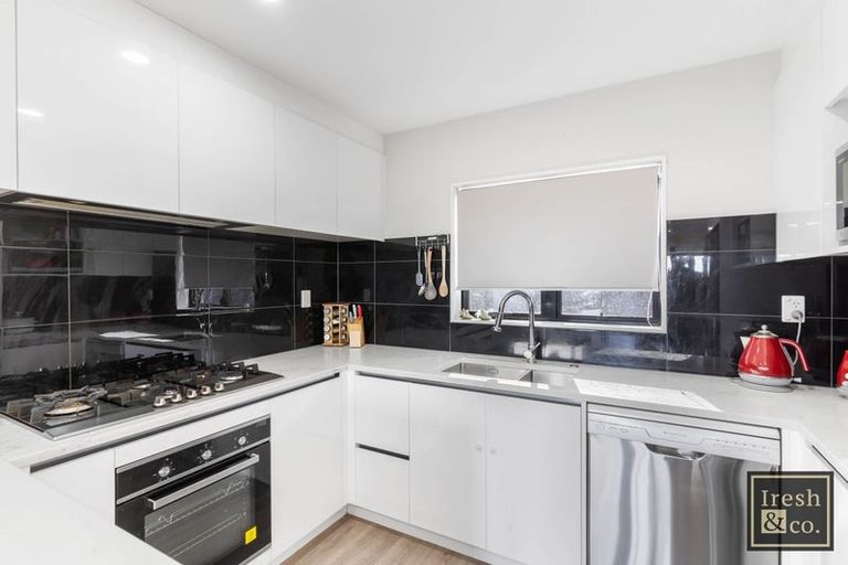 Photo of property in 12 Kohuora Lane, Papatoetoe, Auckland, 2025