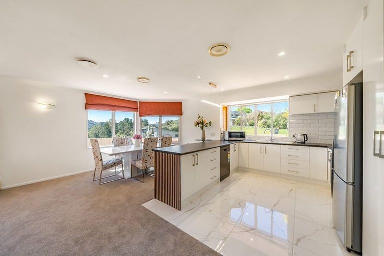 Photo of property in 14 Sylvan Way, Silverstream, Upper Hutt, 5019