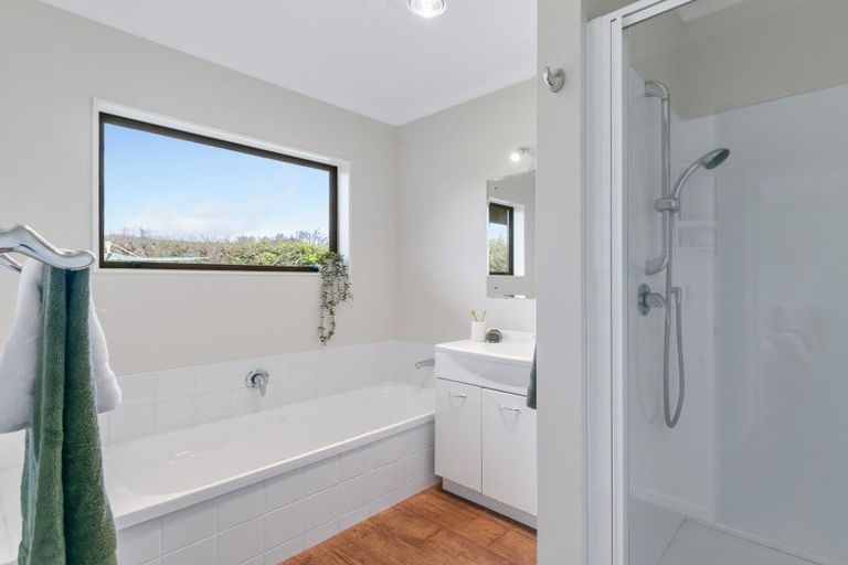 Photo of property in 370 Tararua Road, Levin, 5571
