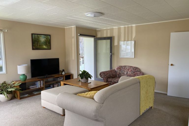 Photo of property in 42 Claverdon Drive, Massey, Auckland, 0614