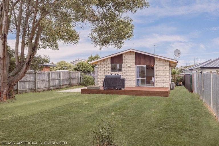 Photo of property in 2/25 Sylvia Street, Parklands, Christchurch, 8083