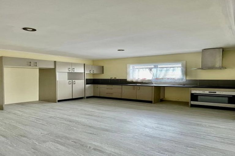 Photo of property in 26 Manuroa Road, Takanini, 2112