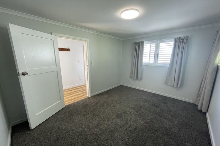 Photo of property in 143 Seatoun Heights Road, Miramar, Wellington, 6022