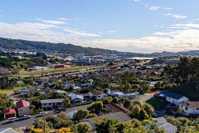 Photo of property in 6 Ash Grove, Ranui, Porirua, 5024