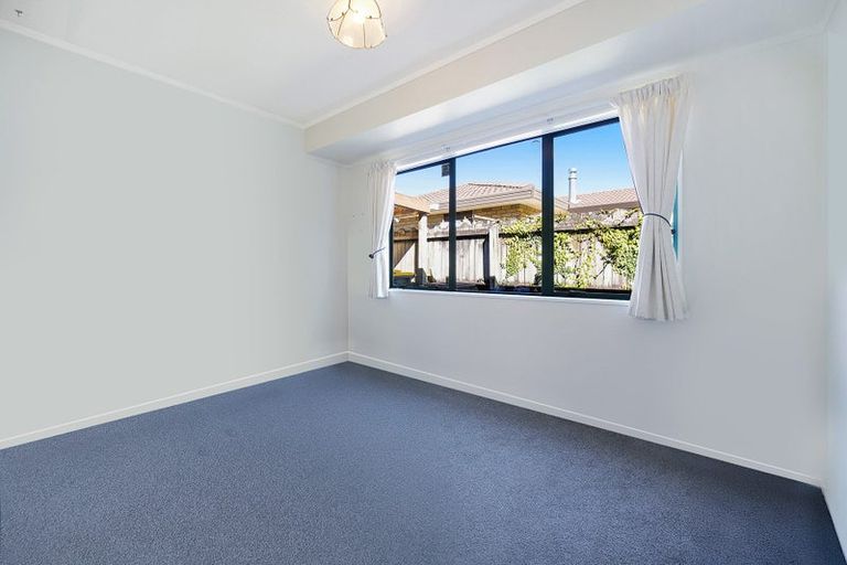 Photo of property in 14 Waimoko Glen, Swanson, Auckland, 0612