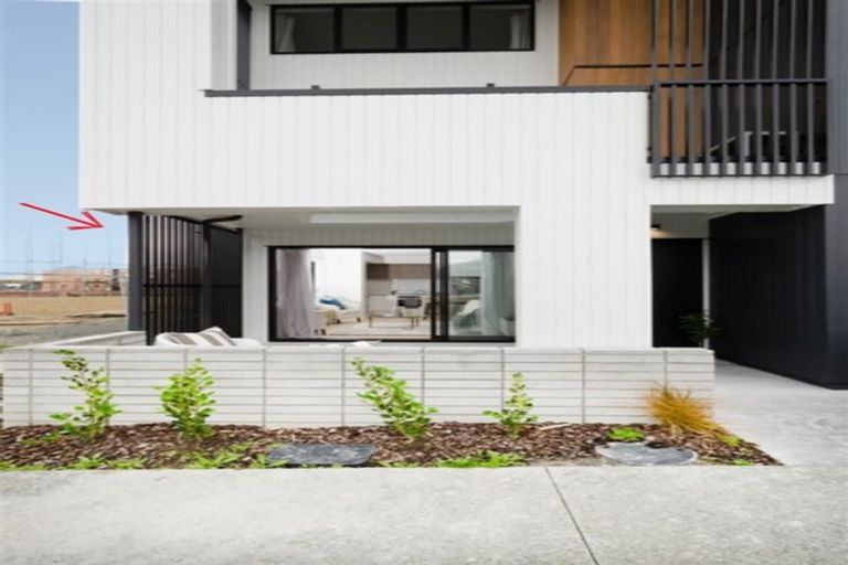 Photo of property in 69 Rangihina Road, Hobsonville, Auckland, 0616