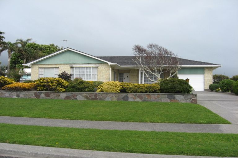 Photo of property in 24 Mace Terrace, Oakura, 4314