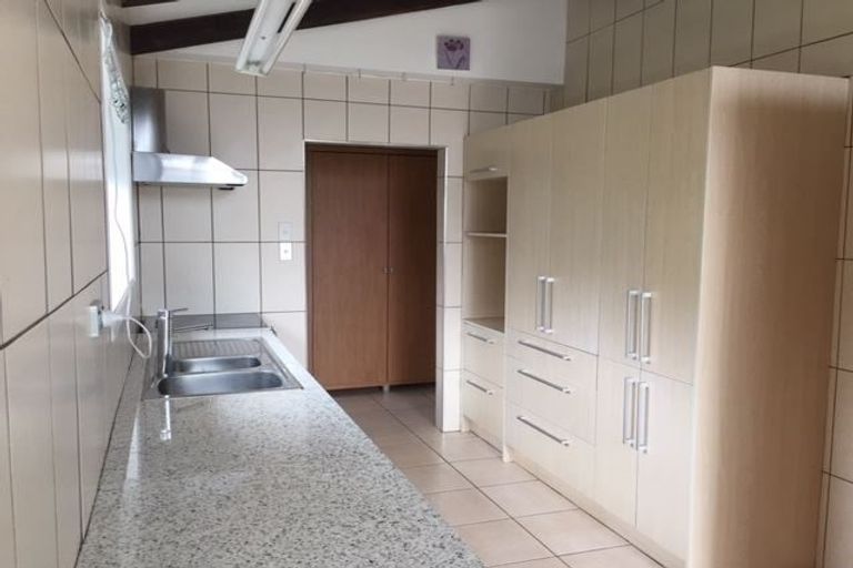 Photo of property in 34 Warren Crescent, Hillmorton, Christchurch, 8025