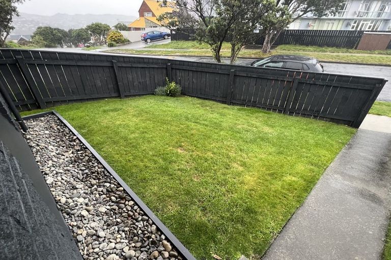 Photo of property in 24 Kaikoura Street, Maupuia, Wellington, 6022