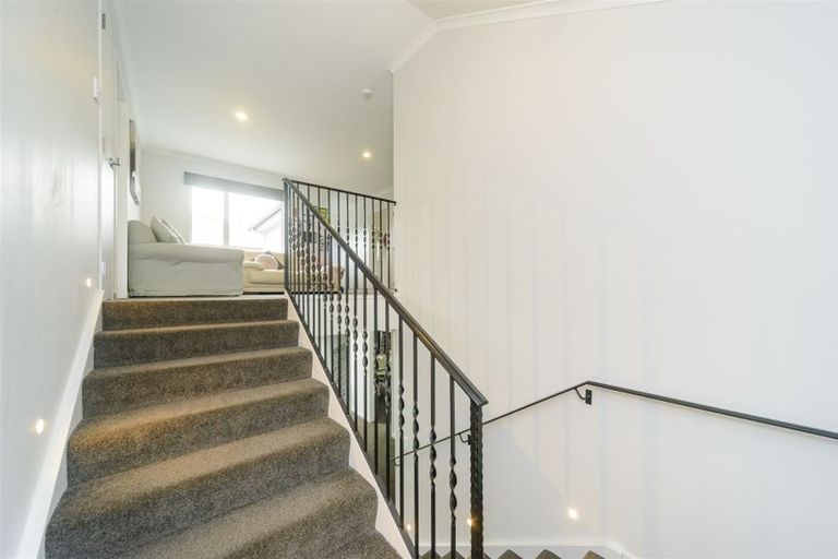 Photo of property in 7a Awatea Terrace, Hokowhitu, Palmerston North, 4410