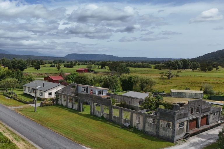 Photo of property in 327 Wanganui Flat Road, Harihari, 7884