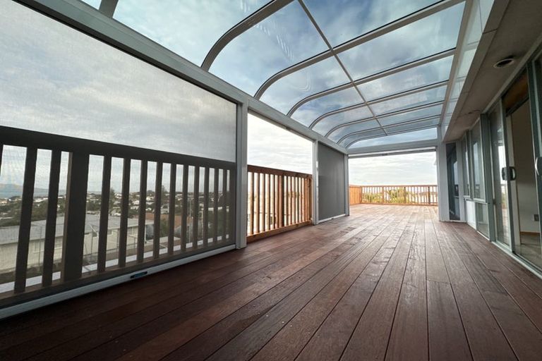 Photo of property in 99 East Coast Road, Castor Bay, Auckland, 0620