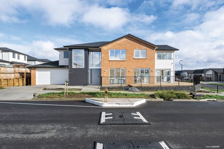 Photo of property in 23 Cooladawson Drive, Flat Bush, Auckland, 2019