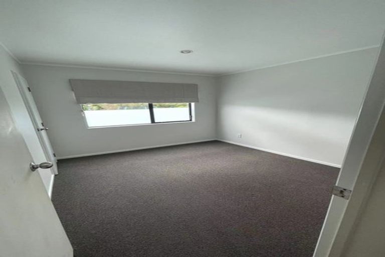 Photo of property in 6 Tokay Place, Huapai, Kumeu, 0810