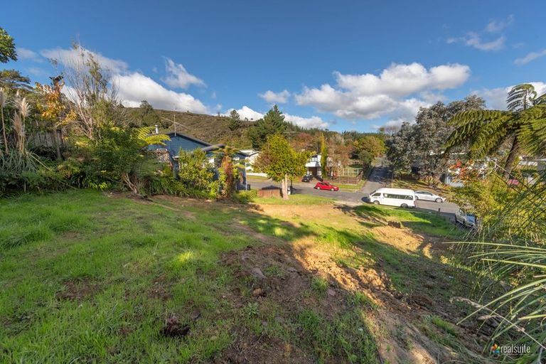 Photo of property in 25 Edelweiss Grove, Timberlea, Upper Hutt, 5018