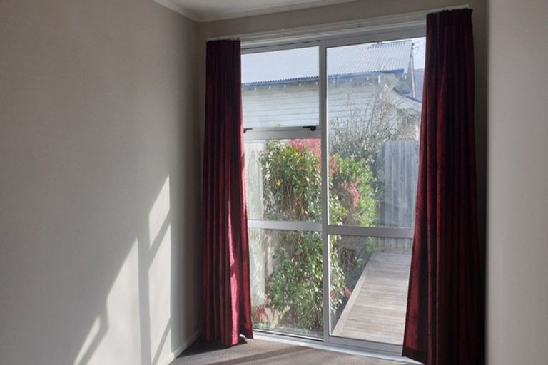 Photo of property in 1/38 North Avon Road, Richmond, Christchurch, 8013