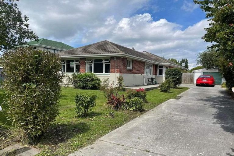 Photo of property in 70 Dunedin Street, Redwood, Christchurch, 8051