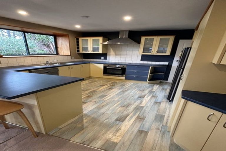 Photo of property in 8 Mauger Drive, Heathcote Valley, Christchurch, 8022