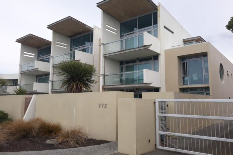 Photo of property in 2/272 Marine Parade, New Brighton, Christchurch, 8061