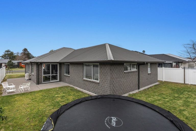 Photo of property in 15 Kakariki Drive, Coastlands, Whakatane, 3120