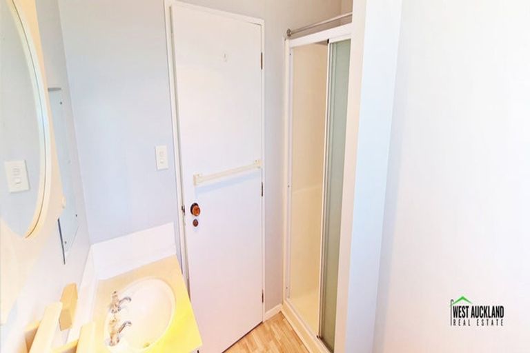 Photo of property in 1/67 Luanda Drive, Ranui, Auckland, 0612