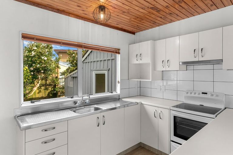 Photo of property in 12 Cove Road, Waipu, 0510