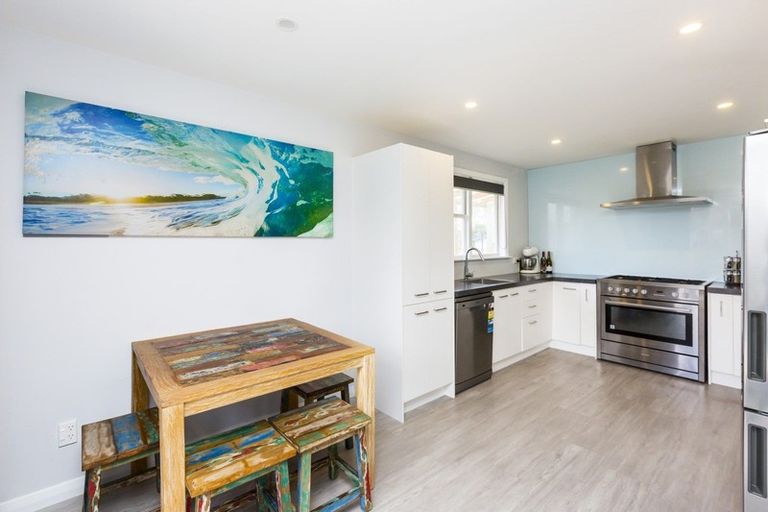 Photo of property in 16 Robertson Street, Elderslea, Upper Hutt, 5018