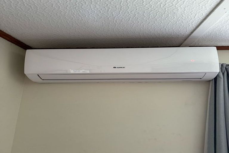 Photo of property in 136 Great South Road, Huntly, 3700