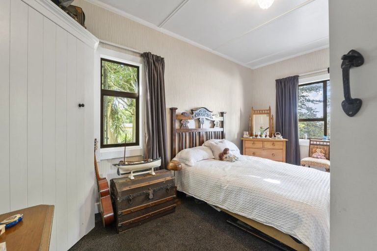 Photo of property in 17 Graham Street, Eltham, 4322