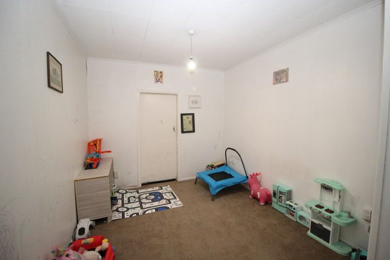 Photo of property in 9 Adele Street, Woodville, 4920