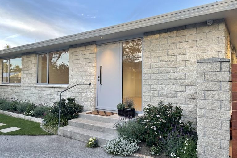 Photo of property in 2/53 Orrick Crescent, Avondale, Christchurch, 8061