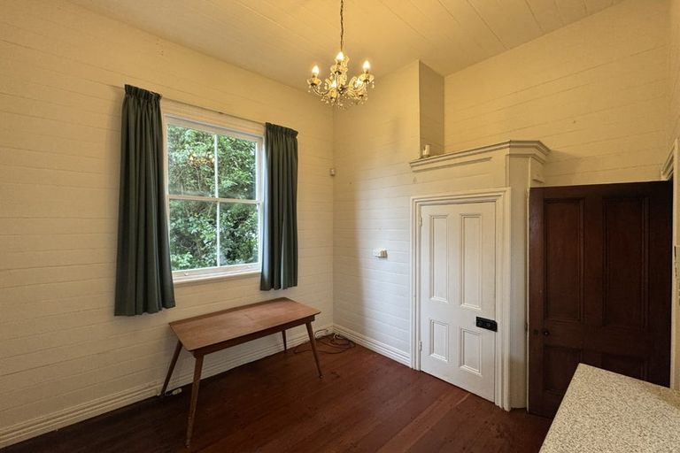 Photo of property in 37 Te Wharepouri Street, Berhampore, Wellington, 6023