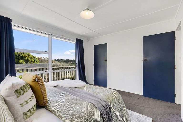 Photo of property in 14 Hicks Close, Whitby, Porirua, 5024