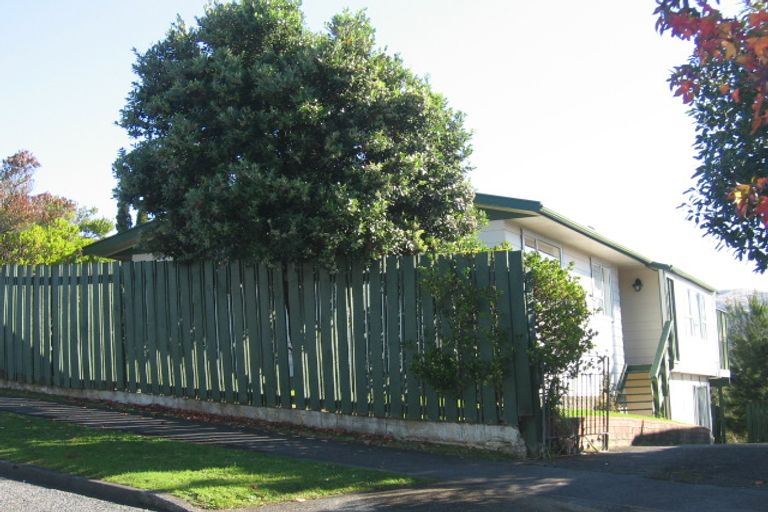 Photo of property in 5 Clapham Grove, Stokes Valley, Lower Hutt, 5019