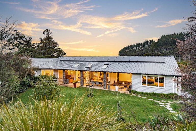 Photo of property in 101 Mount Albion Rise, Taupaki, Henderson, 0782