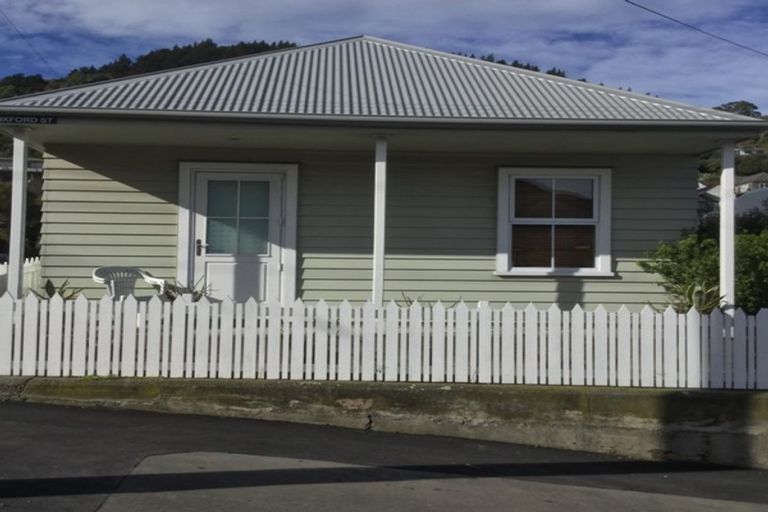 Photo of property in 66 Oxford Street, Lyttelton, 8082