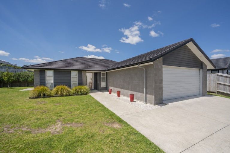 Photo of property in 7 Madeleine Place, Omokoroa, 3114