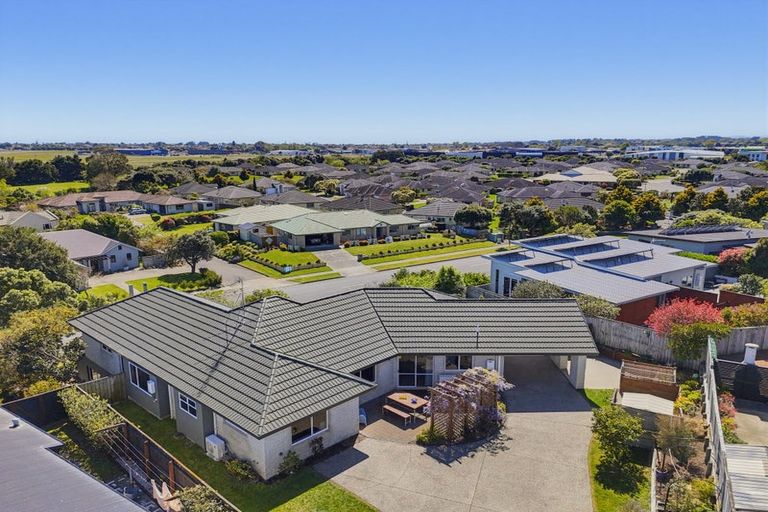 Photo of property in 111 Milne Drive, Paraparaumu, 5032