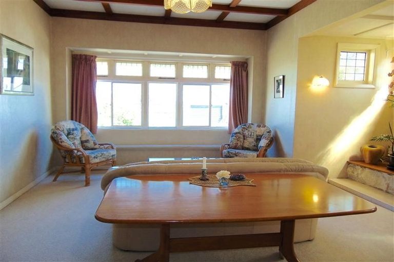 Photo of property in 13 Roslyn Road, Bluff Hill, Napier, 4110