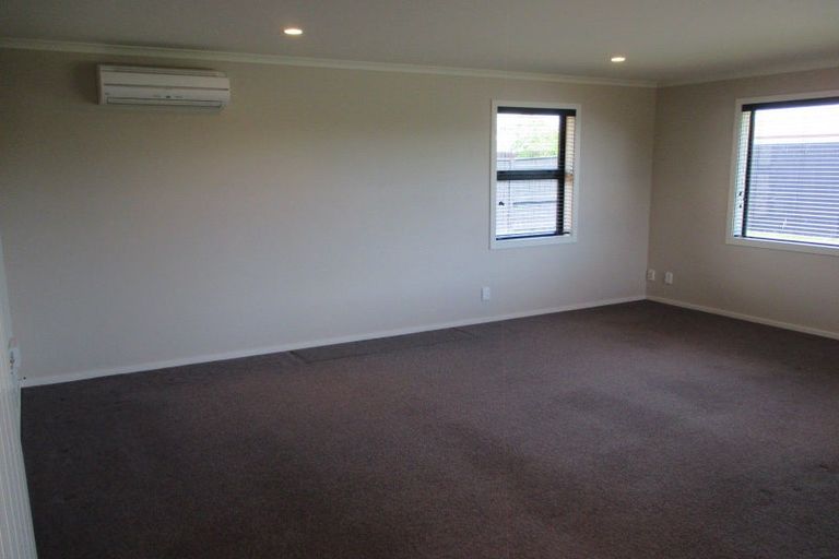 Photo of property in 53 Rosalie Terrace, Kelvin Grove, Palmerston North, 4414