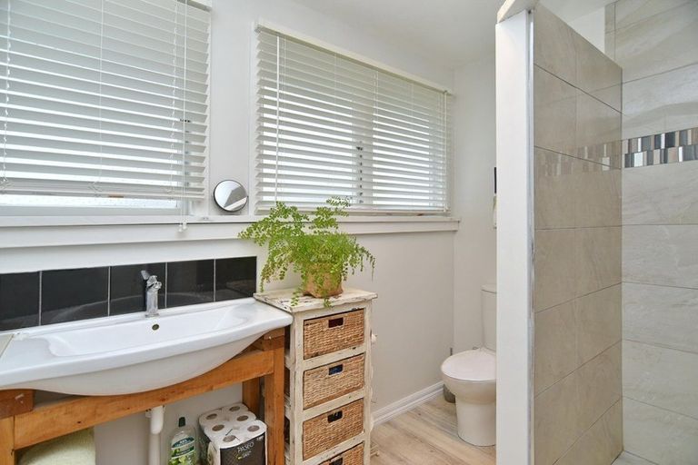 Photo of property in 27 Kings Avenue, Waikuku Beach, 7402