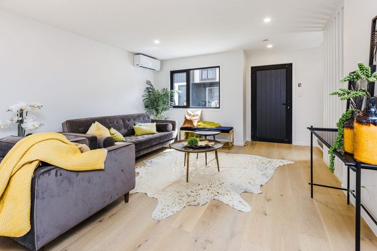 Photo of property in 3 Kaaramuramu Lane, Mangere Bridge, Auckland, 2022